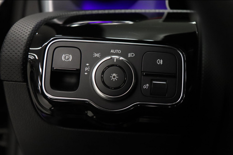 Mercedes-Benz A-Klasse 220 AMG /PANODAK/CAMERA/SFEERVER/CARPLAY/VOLL