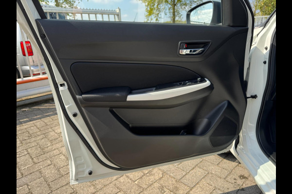 Suzuki Swift 1.2 Select Smart Hybrid CAMERA / PDC / ACC / STOELVERW. / LMV / LED / CARPLAY / METALLIC LAK