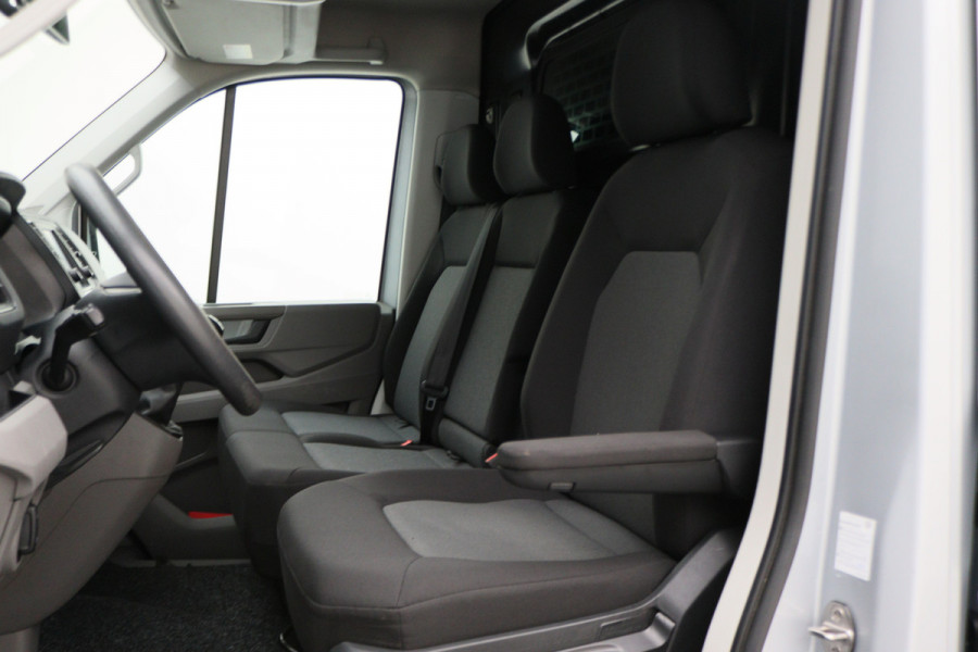 Volkswagen Crafter 30 2.0 TDI L3H2 2x Schuifdeur, Camera, Cruise, Airco, 3-Zits, Apple Carplay, Trekhaak, 18''
