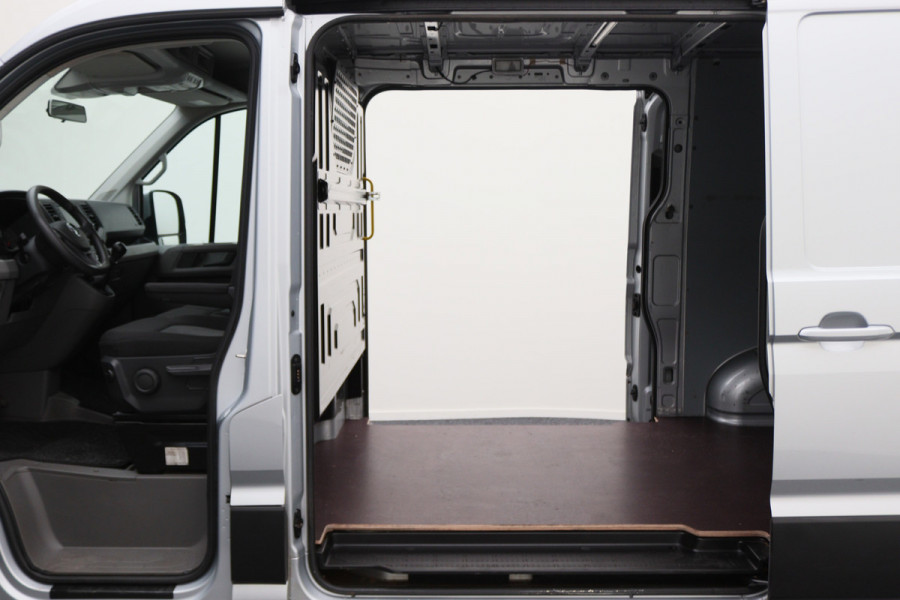 Volkswagen Crafter 30 2.0 TDI L3H2 2x Schuifdeur, Camera, Cruise, Airco, 3-Zits, Apple Carplay, Trekhaak, 18''