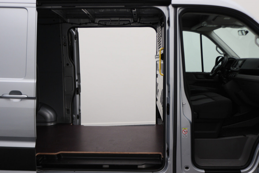 Volkswagen Crafter 30 2.0 TDI L3H2 2x Schuifdeur, Camera, Cruise, Airco, 3-Zits, Apple Carplay, Trekhaak, 18''