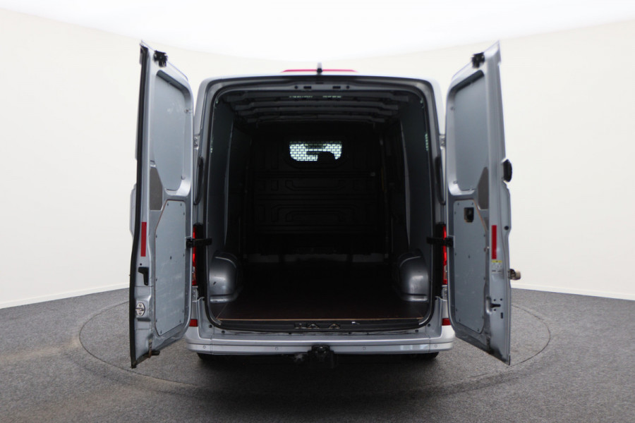 Volkswagen Crafter 30 2.0 TDI L3H2 2x Schuifdeur, Camera, Cruise, Airco, 3-Zits, Apple Carplay, Trekhaak, 18''