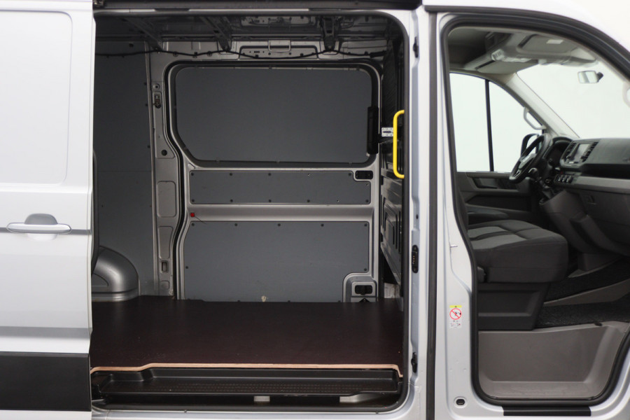 Volkswagen Crafter 30 2.0 TDI L3H2 2x Schuifdeur, Camera, Cruise, Airco, 3-Zits, Apple Carplay, Trekhaak, 18''