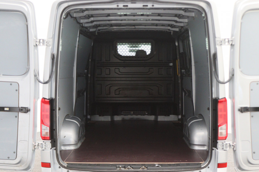 Volkswagen Crafter 30 2.0 TDI L3H2 2x Schuifdeur, Camera, Cruise, Airco, 3-Zits, Apple Carplay, Trekhaak, 18''