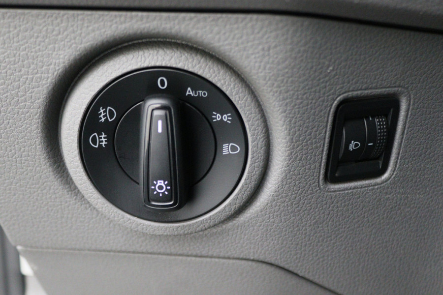 Volkswagen Crafter 30 2.0 TDI L3H2 2x Schuifdeur, Camera, Cruise, Airco, 3-Zits, Apple Carplay, Trekhaak, 18''