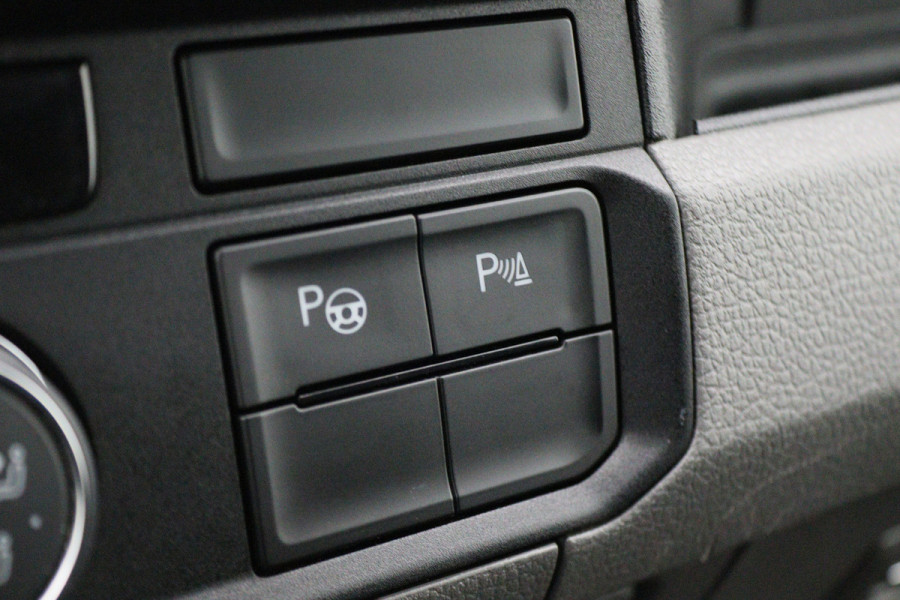 Volkswagen Crafter 30 2.0 TDI L3H2 2x Schuifdeur, Camera, Cruise, Airco, 3-Zits, Apple Carplay, Trekhaak, 18''