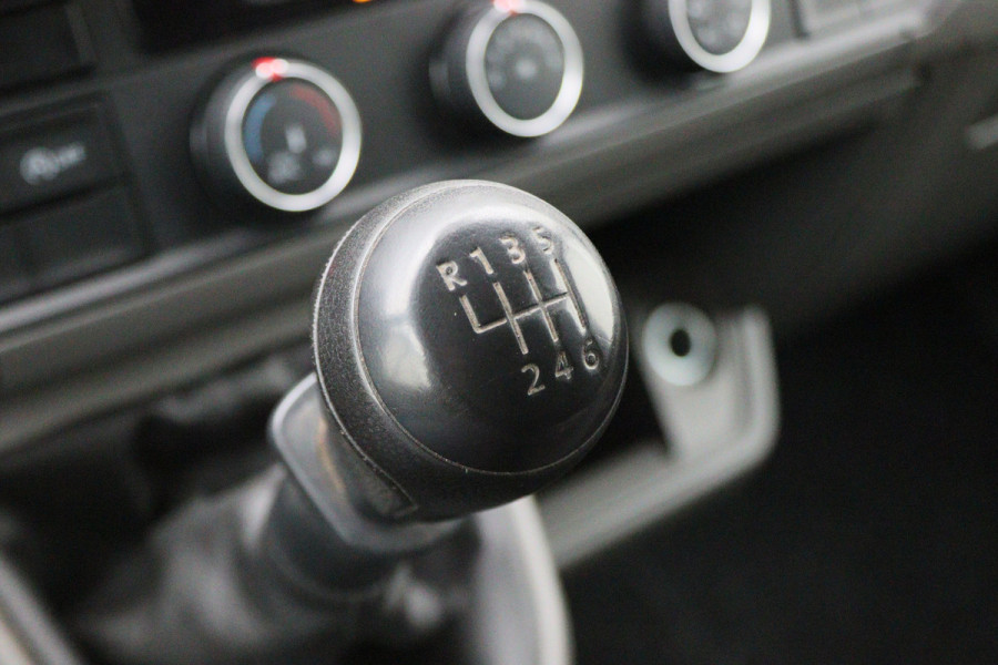 Volkswagen Crafter 30 2.0 TDI L3H2 2x Schuifdeur, Camera, Cruise, Airco, 3-Zits, Apple Carplay, Trekhaak, 18''
