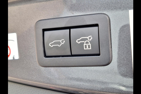 Toyota C-HR 1.8 Hybrid First Edition | Groot scherm, Dodehoekherkenning, Stoel + Stuurverwarming, Elektrische achterklep