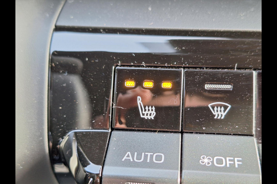 Toyota C-HR 1.8 Hybrid First Edition | Groot scherm, Dodehoekherkenning, Stoel + Stuurverwarming, Elektrische achterklep