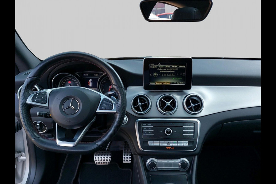Mercedes-Benz CLA-Klasse Shooting Brake 180 Business Solution AMG Automaat | Panoramadak