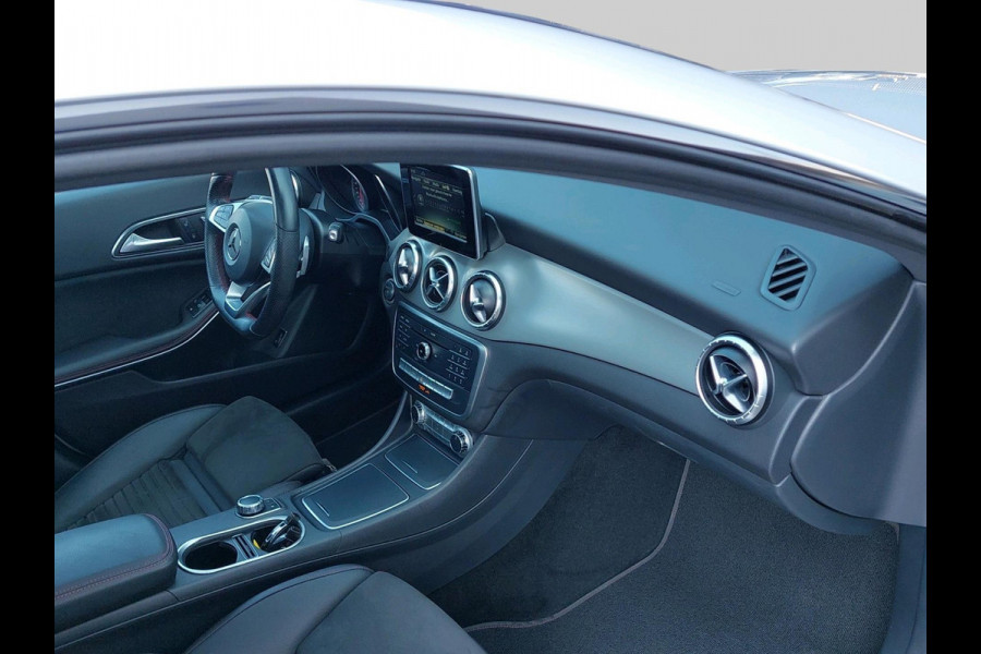 Mercedes-Benz CLA-Klasse Shooting Brake 180 Business Solution AMG Automaat | Panoramadak
