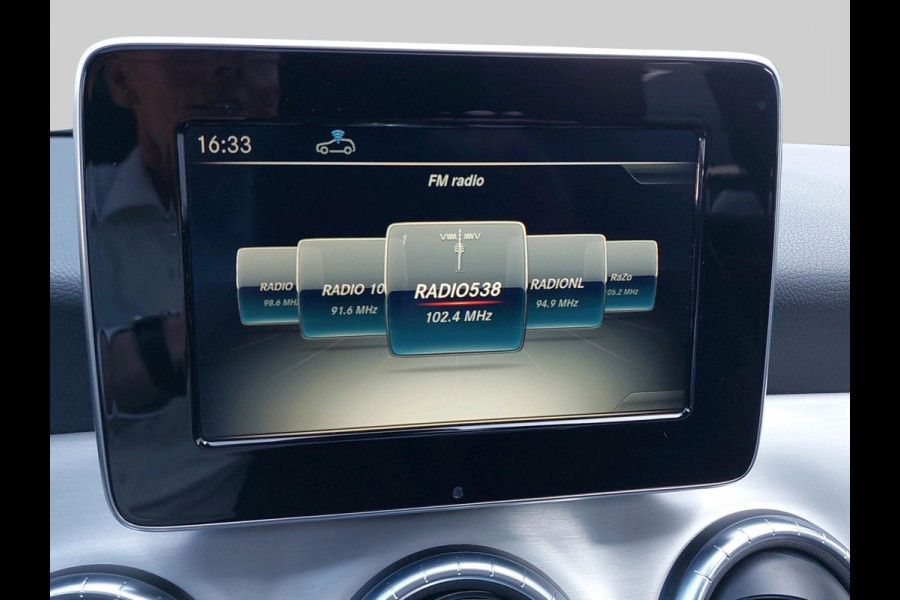 Mercedes-Benz CLA-Klasse Shooting Brake 180 Business Solution AMG Automaat | Panoramadak
