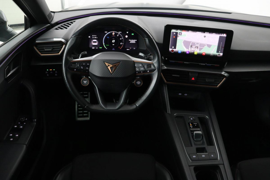 CUPRA Leon 1.4 e-Hybrid VZ Performance | Panoramadak | Stoel & stuurverwarming | Carplay | Camera | Adaptive cruise | Keyless | Navigatie