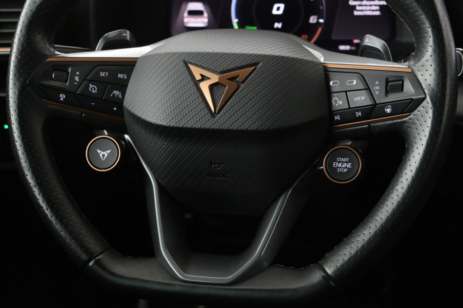CUPRA Leon 1.4 e-Hybrid VZ Performance | Panoramadak | Stoel & stuurverwarming | Carplay | Camera | Adaptive cruise | Keyless | Navigatie