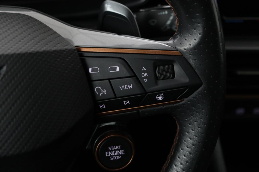 CUPRA Leon 1.4 e-Hybrid VZ Performance | Panoramadak | Stoel & stuurverwarming | Carplay | Camera | Adaptive cruise | Keyless | Navigatie