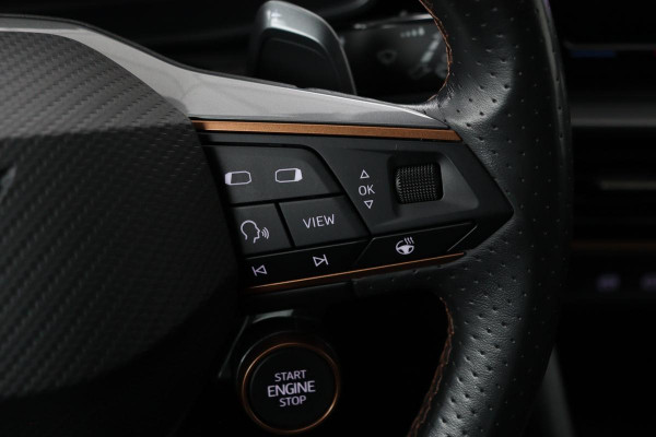 CUPRA Leon 1.4 e-Hybrid VZ Performance | Panoramadak | Stoel & stuurverwarming | Carplay | Camera | Adaptive cruise | Keyless | Navigatie