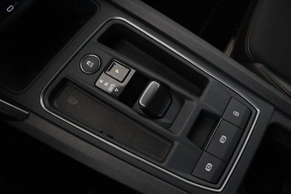CUPRA Leon 1.4 e-Hybrid VZ Performance | Panoramadak | Stoel & stuurverwarming | Carplay | Camera | Adaptive cruise | Keyless | Navigatie