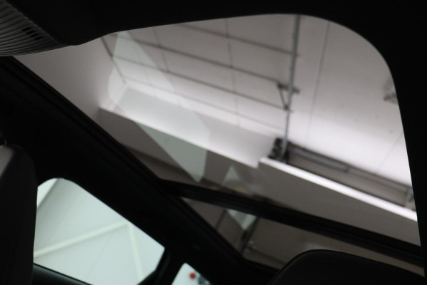 CUPRA Leon 1.4 e-Hybrid VZ Performance | Panoramadak | Stoel & stuurverwarming | Carplay | Camera | Adaptive cruise | Keyless | Navigatie