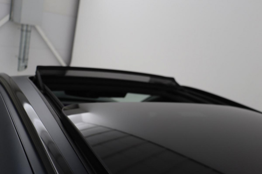 CUPRA Leon 1.4 e-Hybrid VZ Performance | Panoramadak | Stoel & stuurverwarming | Carplay | Camera | Adaptive cruise | Keyless | Navigatie