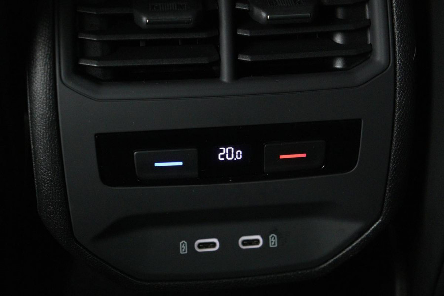 CUPRA Leon 1.4 e-Hybrid VZ Performance | Panoramadak | Stoel & stuurverwarming | Carplay | Camera | Adaptive cruise | Keyless | Navigatie