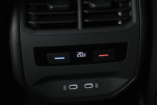 CUPRA Leon 1.4 e-Hybrid VZ Performance | Panoramadak | Stoel & stuurverwarming | Carplay | Camera | Adaptive cruise | Keyless | Navigatie