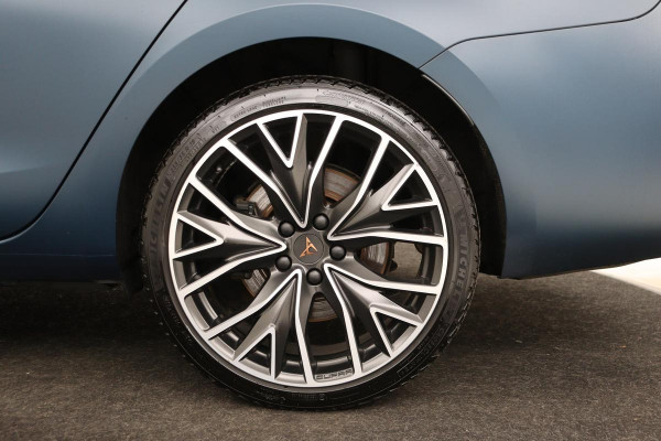 CUPRA Leon 1.4 e-Hybrid VZ Performance | Panoramadak | Stoel & stuurverwarming | Carplay | Camera | Adaptive cruise | Keyless | Navigatie