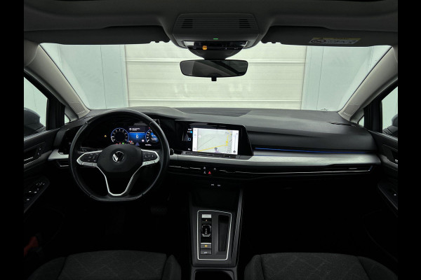Volkswagen GOLF Variant 1.0 eTSI Life | PANO | TrekH | Mem seats | Addapt Cruise | Dealer onderH | 1e eig | NL-Auto |