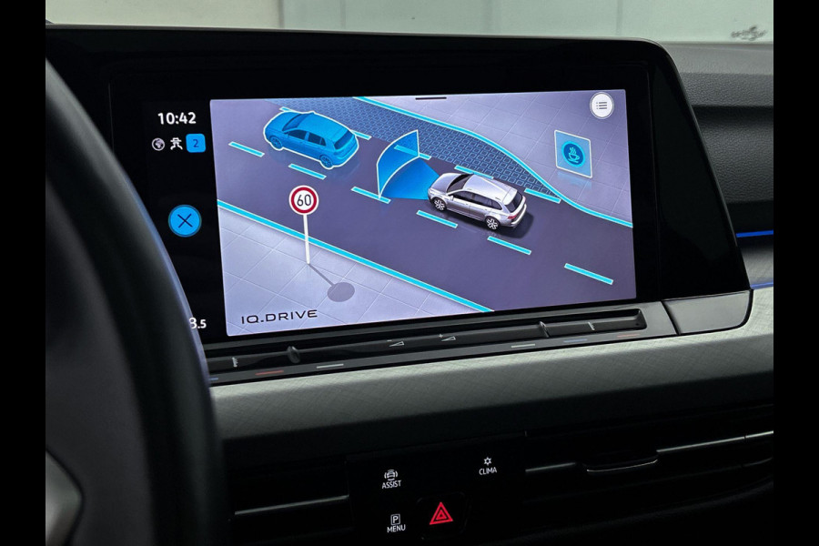 Volkswagen GOLF Variant 1.0 eTSI Life | PANO | TrekH | Mem seats | Addapt Cruise | Dealer onderH | 1e eig | NL-Auto |