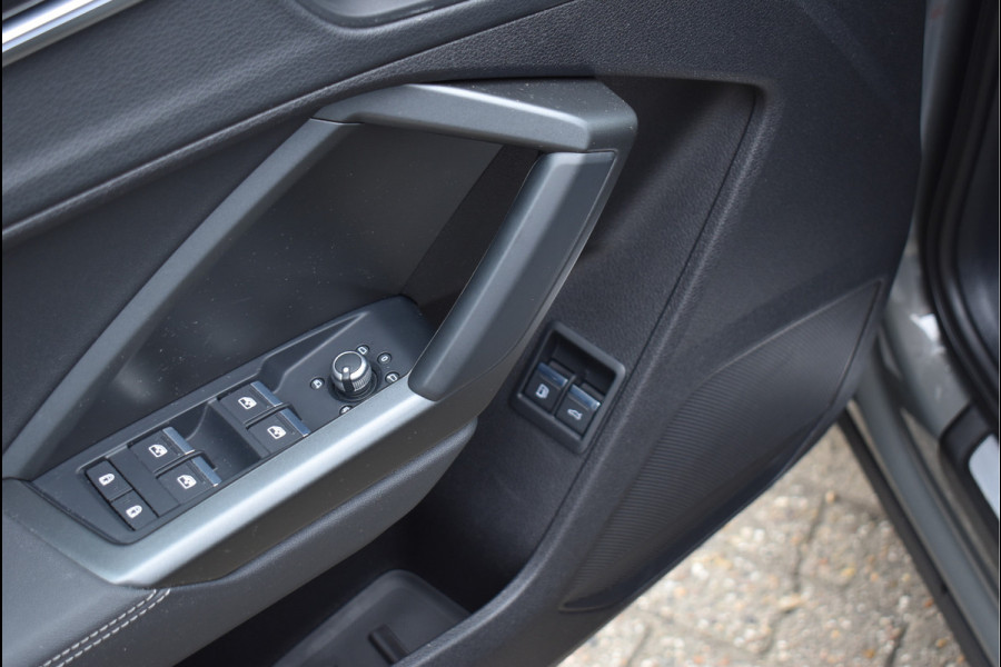Audi Q3 Sportback 45 TFSI e S-Line 245 Pk Navi Sfeer Trekhaak Camera ACC 20 Inch