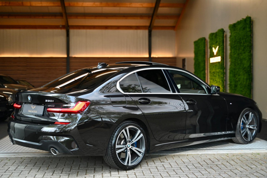BMW 3-serie 330i M-Sport Individual - Nappaleer - 360 Camera - Adaptive Cruise Control - Stuurverwarming - Keyless Entry - Schuifd
