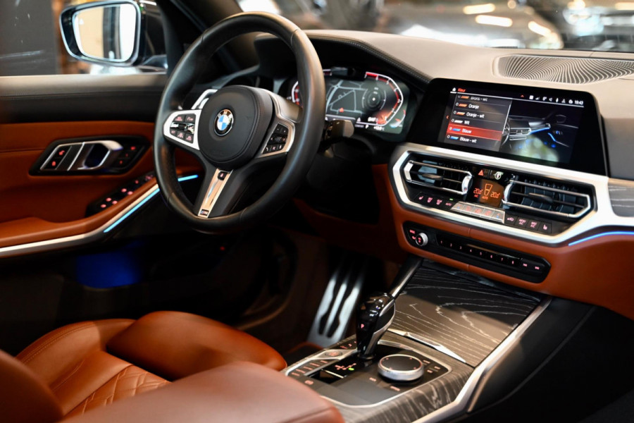 BMW 3-serie 330i M-Sport Individual - Nappaleer - 360 Camera - Adaptive Cruise Control - Stuurverwarming - Keyless Entry - Schuifd