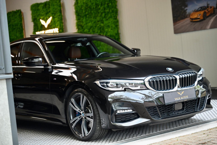 BMW 3-serie 330i M-Sport Individual - Nappaleer - 360 Camera - Adaptive Cruise Control - Stuurverwarming - Keyless Entry - Schuifd