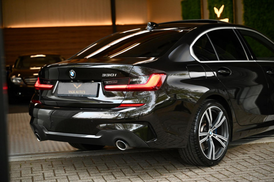 BMW 3-serie 330i M-Sport Individual - Nappaleer - 360 Camera - Adaptive Cruise Control - Stuurverwarming - Keyless Entry - Schuifd
