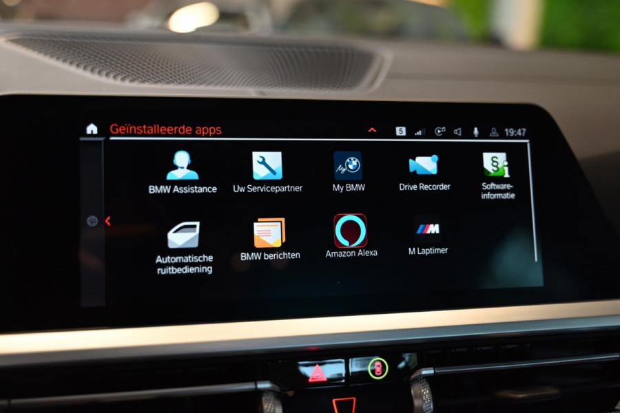 BMW 3-serie 330i M-Sport Individual - Nappaleer - 360 Camera - Adaptive Cruise Control - Stuurverwarming - Keyless Entry - Schuifd