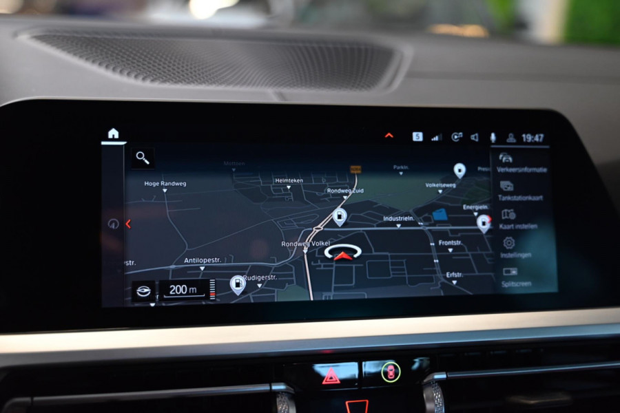 BMW 3-serie 330i M-Sport Individual - Nappaleer - 360 Camera - Adaptive Cruise Control - Stuurverwarming - Keyless Entry - Schuifd