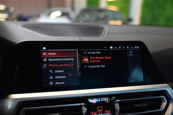BMW 3-serie 330i M-Sport Individual - Nappaleer - 360 Camera - Adaptive Cruise Control - Stuurverwarming - Keyless Entry - Schuifd