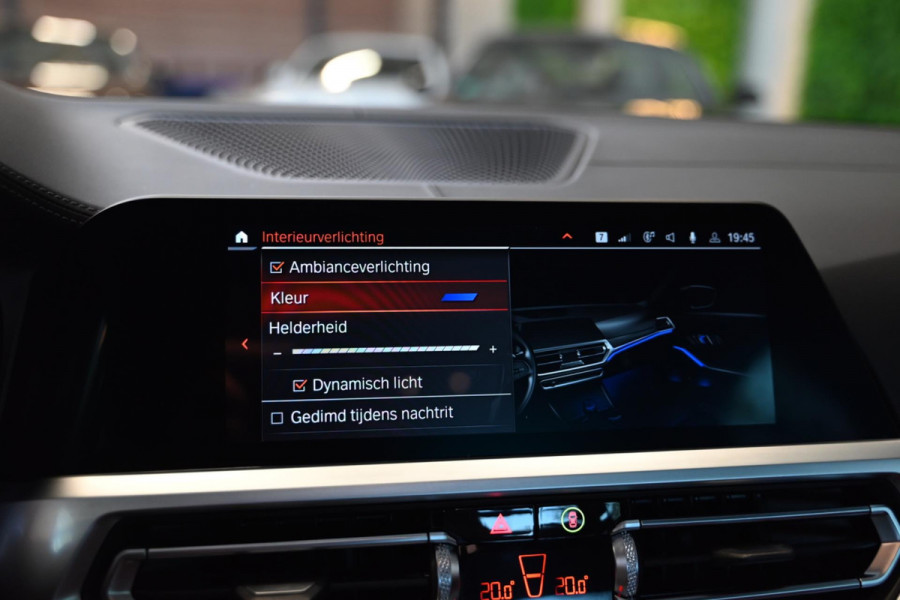 BMW 3-serie 330i M-Sport Individual - Nappaleer - 360 Camera - Adaptive Cruise Control - Stuurverwarming - Keyless Entry - Schuifd