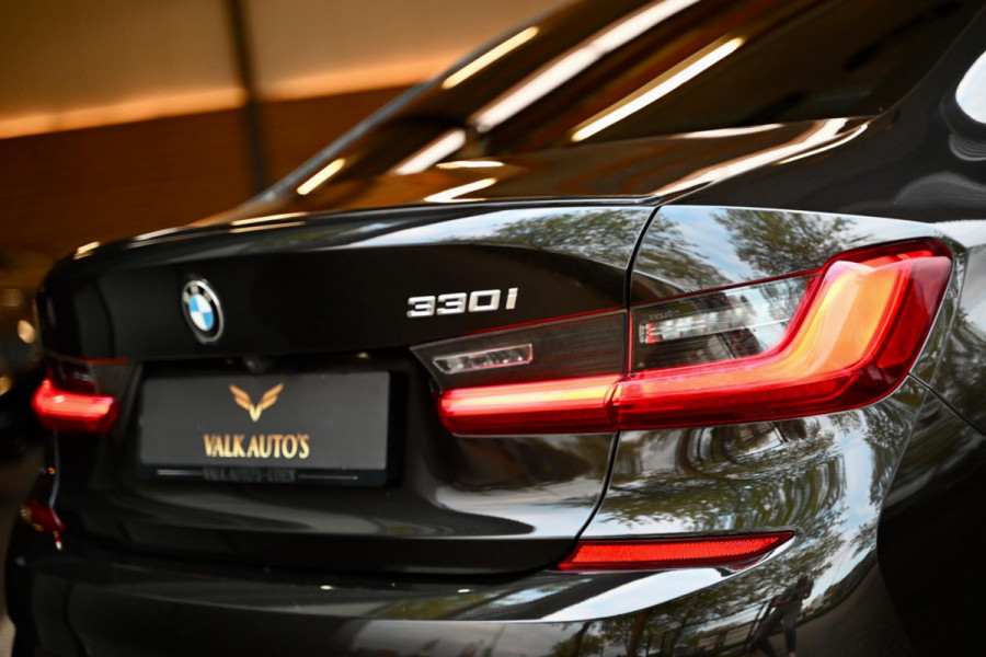 BMW 3-serie 330i M-Sport Individual - Nappaleer - 360 Camera - Adaptive Cruise Control - Stuurverwarming - Keyless Entry - Schuifd