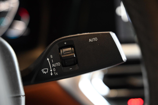 BMW 3-serie 330i M-Sport Individual - Nappaleer - 360 Camera - Adaptive Cruise Control - Stuurverwarming - Keyless Entry - Schuifd