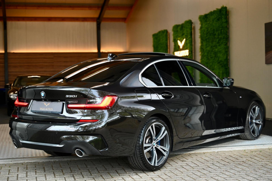 BMW 3-serie 330i M-Sport Individual - Nappaleer - 360 Camera - Adaptive Cruise Control - Stuurverwarming - Keyless Entry - Schuifd