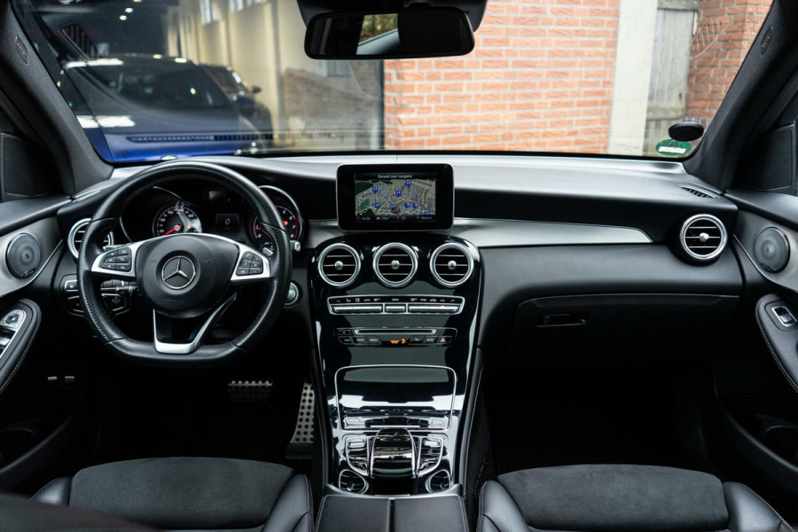 Mercedes-Benz GLC 250 4MATIC AMG Pano / Burmester / Trekhaak