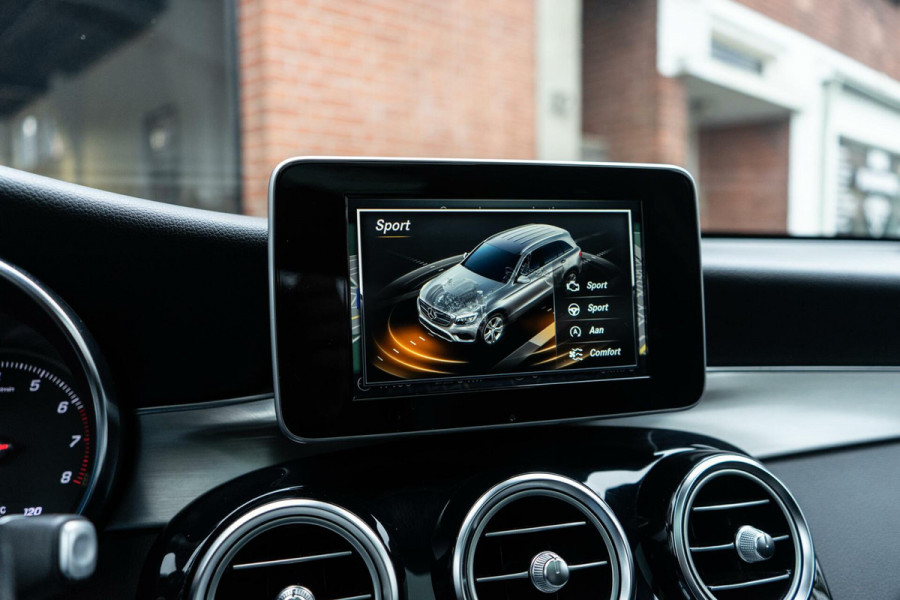 Mercedes-Benz GLC 250 4MATIC AMG Pano / Burmester / Trekhaak