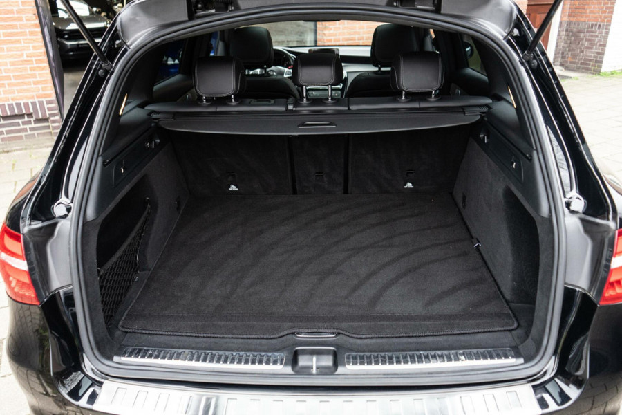 Mercedes-Benz GLC 250 4MATIC AMG Pano / Burmester / Trekhaak