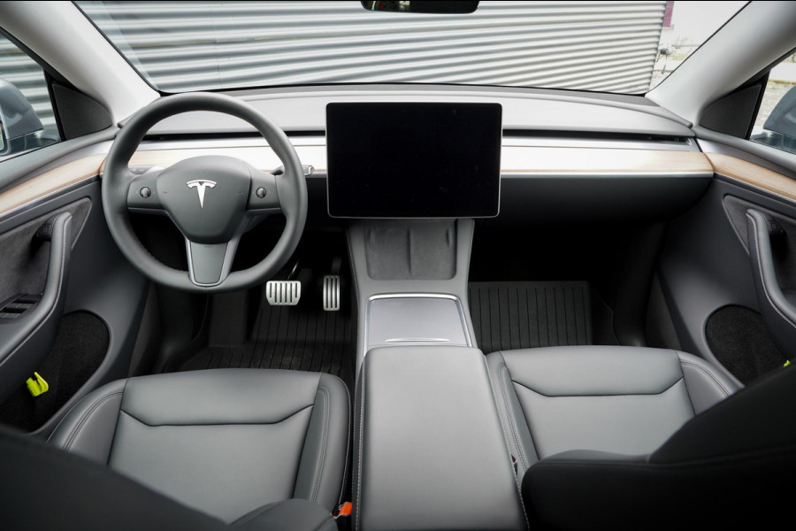 Tesla Model Y Performance AWD / 515 PK / Trekhaak / Marge / NL Auto / 1e Eig