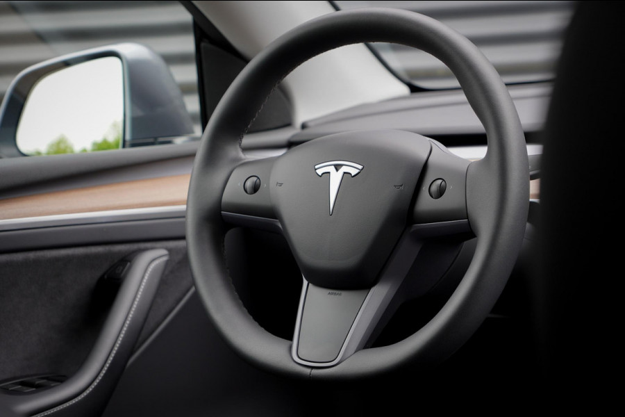 Tesla Model Y Performance AWD / 515 PK / Trekhaak / Marge / NL Auto / 1e Eig
