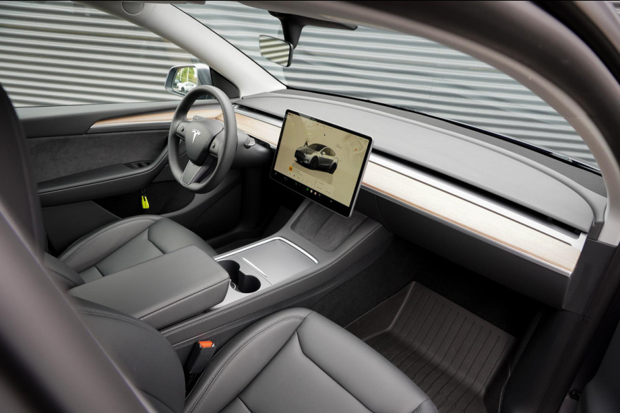 Tesla Model Y Performance AWD / 515 PK / Trekhaak / Marge / NL Auto / 1e Eig