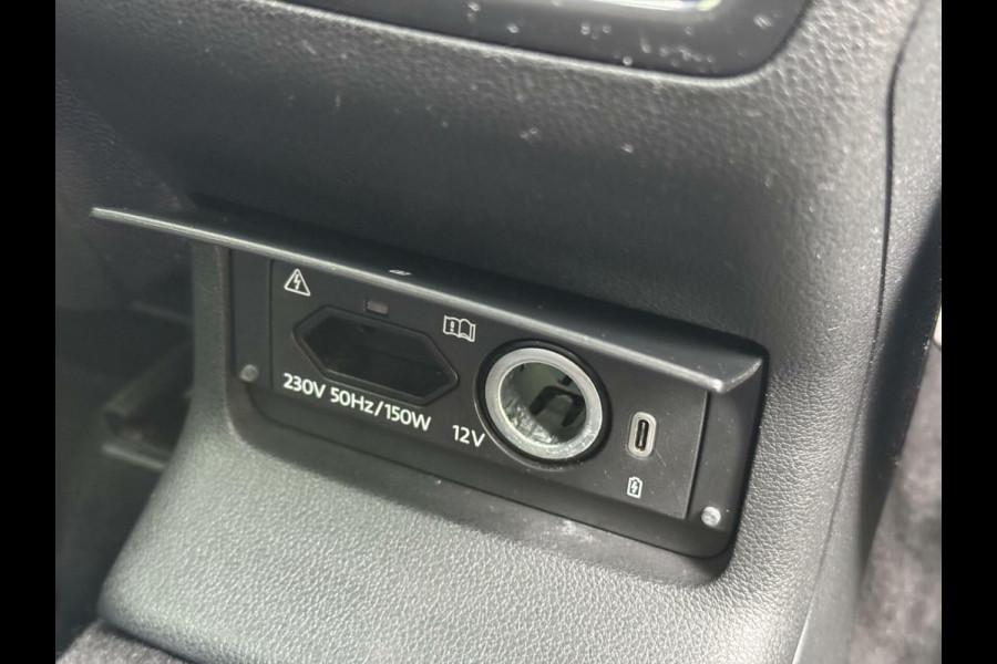 Škoda Karoq 1.5 TSI Sportline Automaat | Panoramadak | LED | Stoelverwarming | Adaptieve cruise control | Dode hoek detectie | Trekhaak uitk