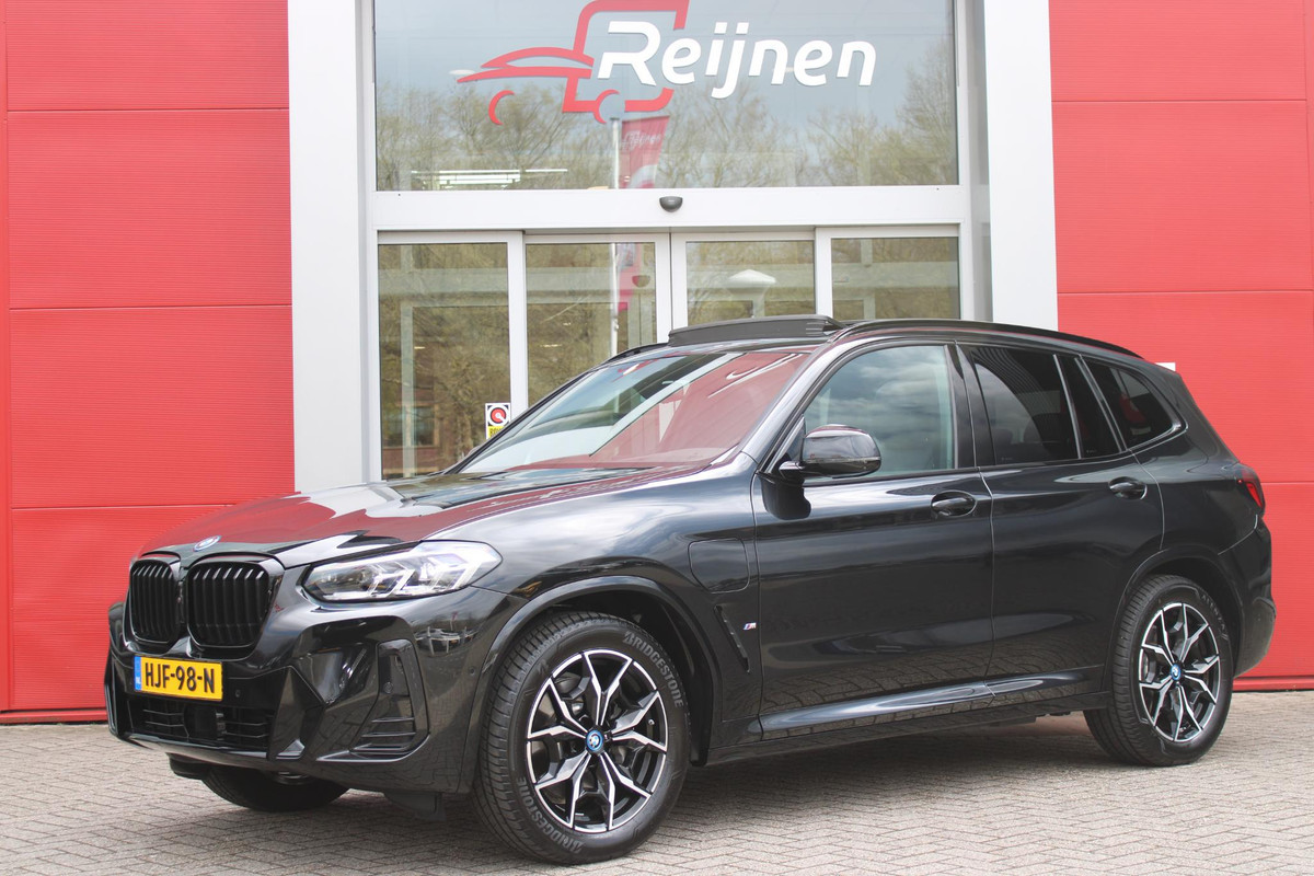 BMW X3 xDrive30e 293PK M-SPORT HIGH EXECUTIVE | PANORAMISCH SCHUIF/KANTEL DAK | ELEKTRISCH WEGKLAPBARE TREKHAAK | HEAD UP DISPLAY | VOLLEDIG LEDEREN BEKLDING | BMW ADAPTIEVE LED KOPLAMPEN | ELEKTRISCH BEDIENBARE VOORSTOELEN MET GEHEUGENFUNCTIE | STOEL VERWARMING | BMW COMFORT ACCESS PAKKET | ADAPTIVE CRUISE CONTROL (BMW RIJASSISTENT PAKKET) | DRAADLOZE TELEFOONLADER | RUITENSPROEIERS VERWARMBAAR | 360° CAMERA | AMBIENTE VERLICHTING | AUTOMATISCHE AIRCONDITIONING 3-ZONES | 19" LICHTMETALEN VELGEN M LAW Y-SPOKE M BICOLOUR | ELEKTRISCH BEDIENBARE ACHTERKLEP | DODEHOEK DETECTIE | BMW X3 xDrive30e 293PK M-SPORT HIGH EXECUTIVE | PANORAMISCH SCHUIF/KANTEL DAK | ELEKTRISCH WEGKLAPBARE TREKHAAK | HEAD UP DISPLAY | VOLLEDIG LEDEREN BEKLDING | BMW ADAPTIEVE LED KOPLAMPEN | ELEKTRISCH BEDIENBARE VOORSTOELEN MET GEHEUGENFUNCTIE | STOEL VERWARMING | BMW COMFORT ACCESS PAKKET | ADAPTIVE CRUISE CONTROL (BMW RIJASSISTENT PAKKET) | DRAADLOZE TELEFOONLADER | RUITENSPROEIERS VERWARMBAAR | 360° CAMERA | AMBIENTE VERLICHTING | AUTOMATISCHE AIRCONDITIONING 3-ZONES | 19" LICHTMETALEN VELGEN M LAW Y-SPOKE M BICOLOUR | ELEKTRISCH BEDIENBARE ACHTERKLEP | DODEHOEK DETECTIE |