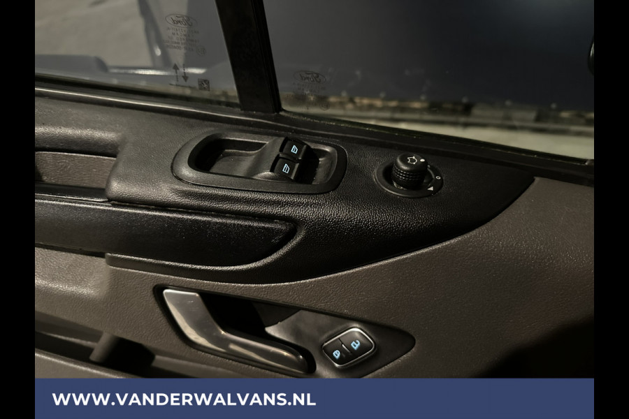 Ford Transit Custom 2.0 TDCI 131pk L2H1 Euro6 Airco | Cruisecontrol | LED | Verwarmde voorruit | Parkeersensoren, Bijrijdersbank, 2800kg Trekvermogen