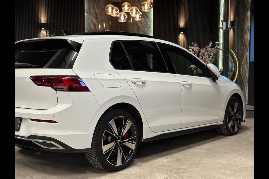 Volkswagen Golf 1.4 eHybrid GTE|PANO|STOELVERW|BOMVOL